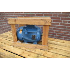 .2,2 KW - 980 RPM / 6 KW - 1470 RPM As 38 mm. Unused.